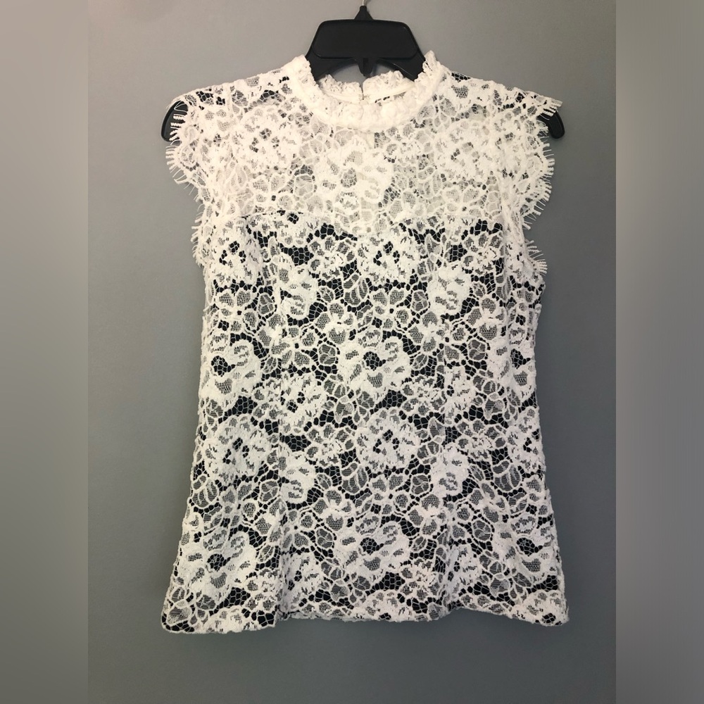 White House Black Market Size 2 Sleeveless White Lace Shirt